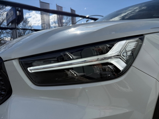 Bild 11: VOLVO PKW XC40 D3 R-Design AWD