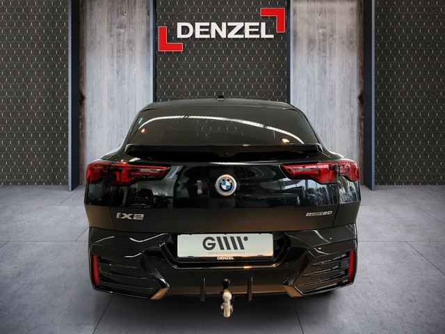 Bild 10: BMW iX2 eDrive 20 U10