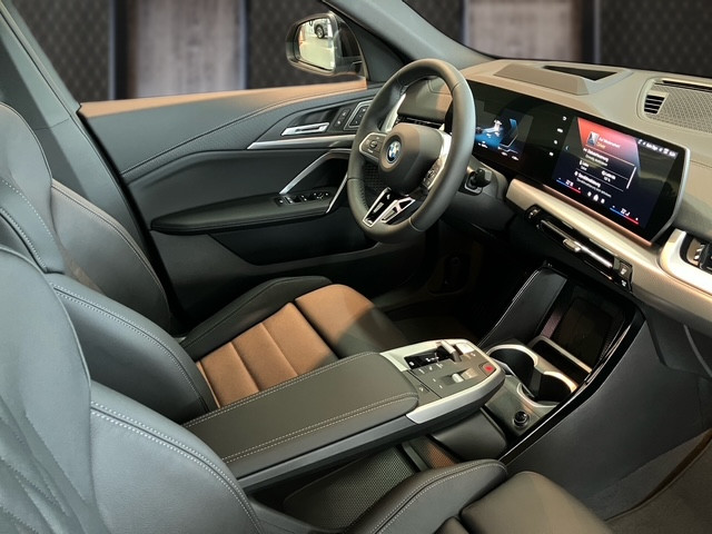 Bild 5: BMW iX2 eDrive 20 U10