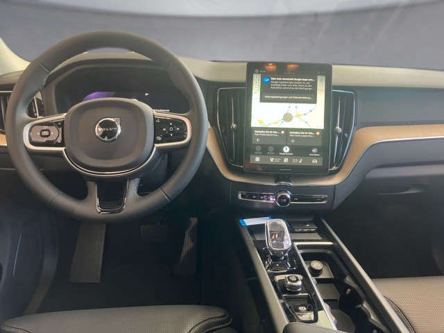 Bild 6: VOLVO PKW XC60 Plus, T6 eAWD Plug-in Hybrid, Elektrisch/Benzin, Dark