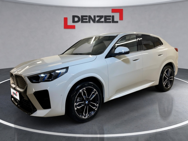 Bild 0: BMW iX2 eDrive 20 U10