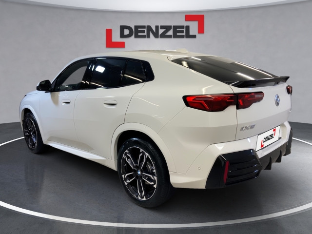 Bild 2: BMW iX2 eDrive 20 U10