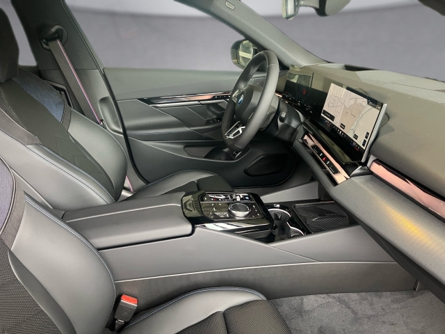 Bild 10: BMW i5 eDrive40 Touring