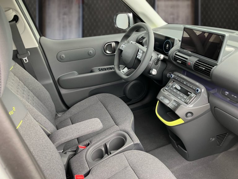 Bild 9: Hyundai INSTER Cross Line 49kWh r5c41-P4-O1