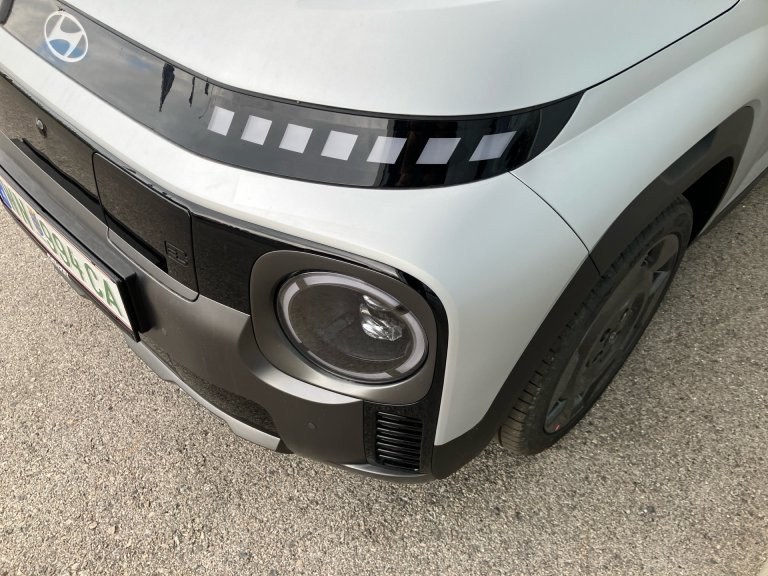 Bild 5: Hyundai INSTER Cross Line 49kWh r5c41-P4-O1