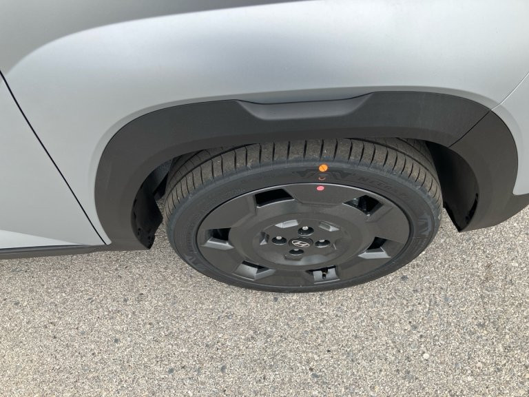 Bild 6: Hyundai INSTER Cross Line 49kWh r5c41-P4-O1