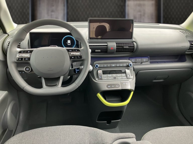 Bild 7: Hyundai INSTER Cross Line 49kWh r5c41-P4-O1