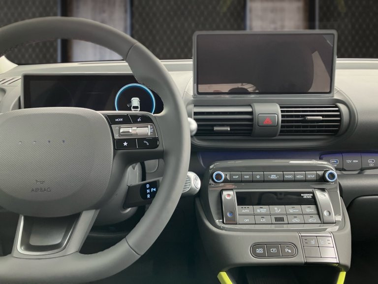 Bild 8: Hyundai INSTER Cross Line 49kWh r5c41-P4-O1