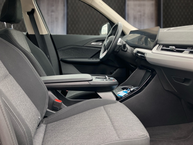 Bild 5: BMW iX1 xDrive30 U11 XE2