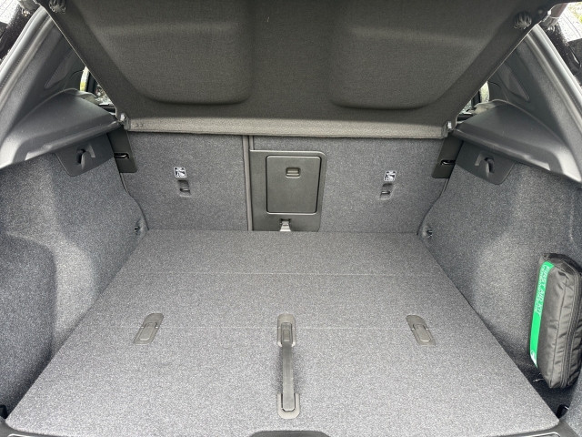 Bild 12: VOLVO PKW EX40 Black Edition Ultra, Single Motor Extended Range, Volle