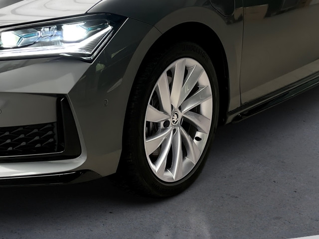 Bild 7: Skoda Superb Kombi 1,5 TSI