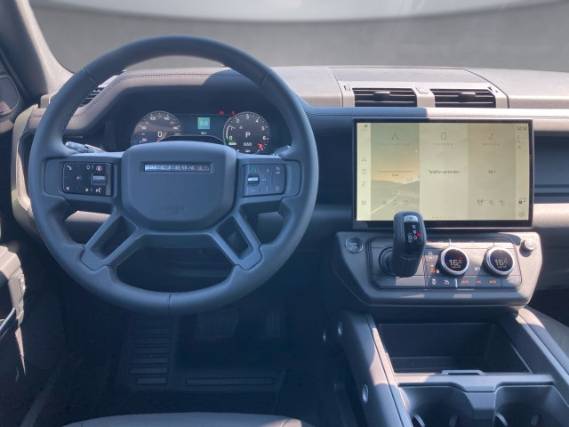 Bild 8: Land Rover Defender 110 X-Dyn. SE 300PS