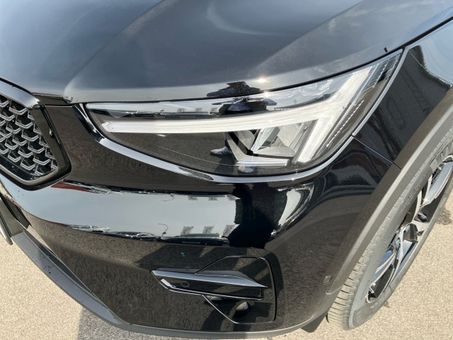 Bild 6: VOLVO PKW XC40 Plus, B3 Mild Hybrid, Benzin, Dark