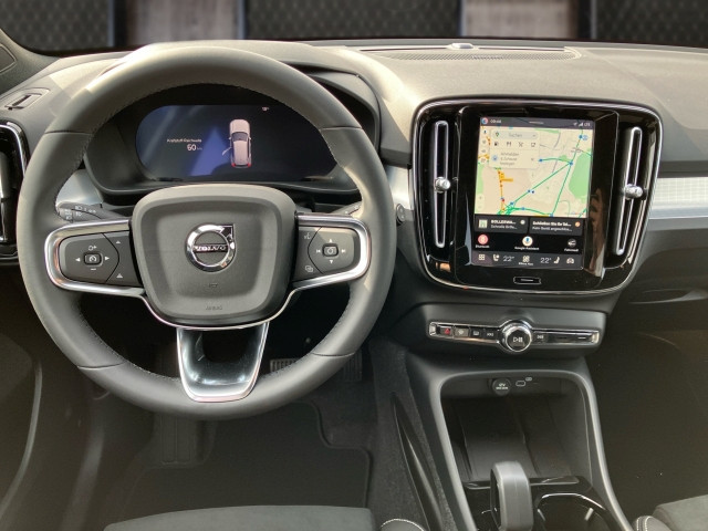 Bild 8: VOLVO PKW XC40 Plus, B3 Mild Hybrid, Benzin, Dark