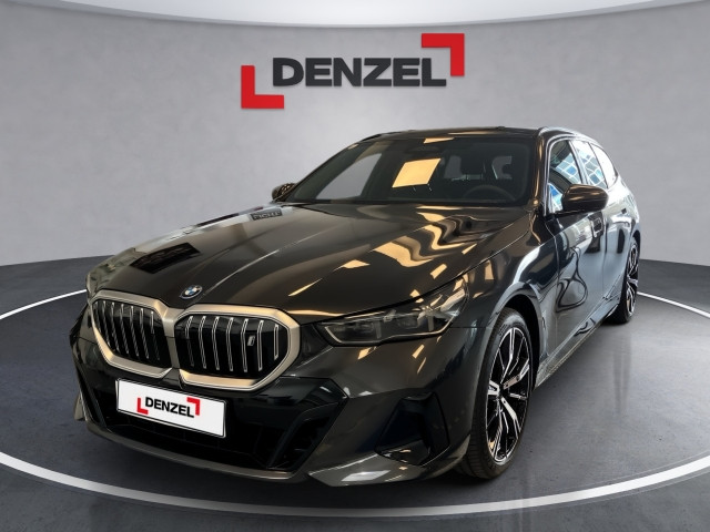 Bild 1: BMW i5 xDrive40 Touring