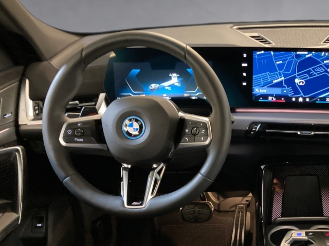 Bild 9: BMW iX2 eDrive 20 U10