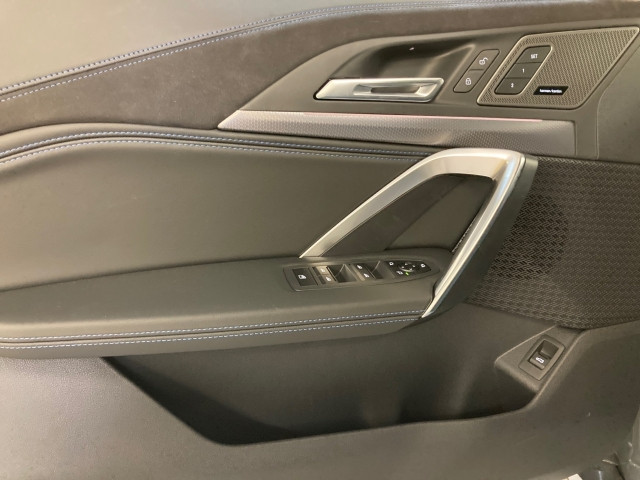 Bild 12: BMW iX2 eDrive 20 U10