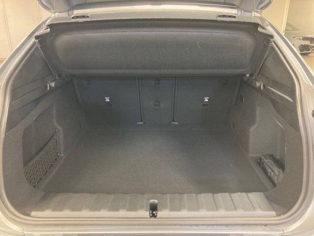 Bild 14: BMW iX2 eDrive 20 U10