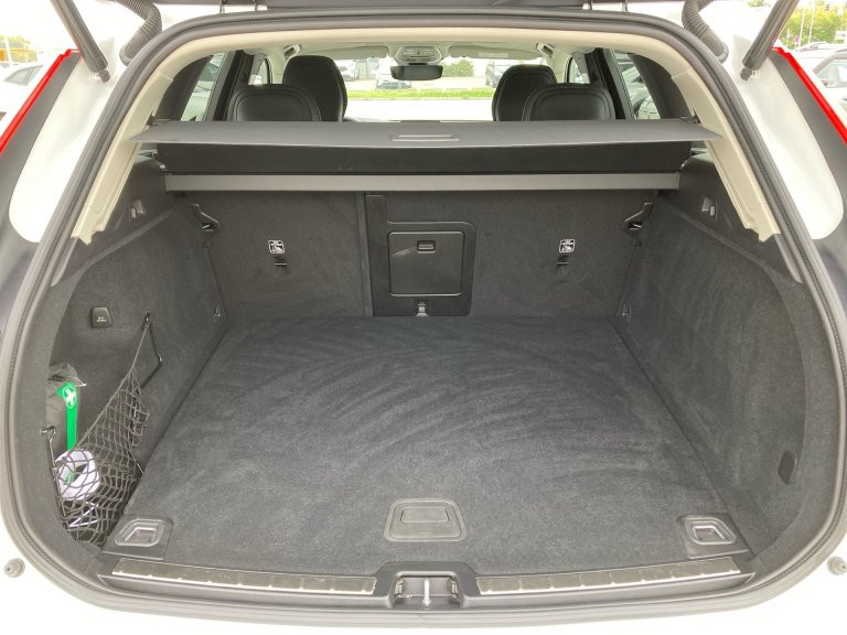 Bild 12: VOLVO PKW XC60 Plus, T6 eAWD Plug-in Hybrid, Elektrisch/Benzin, Bright