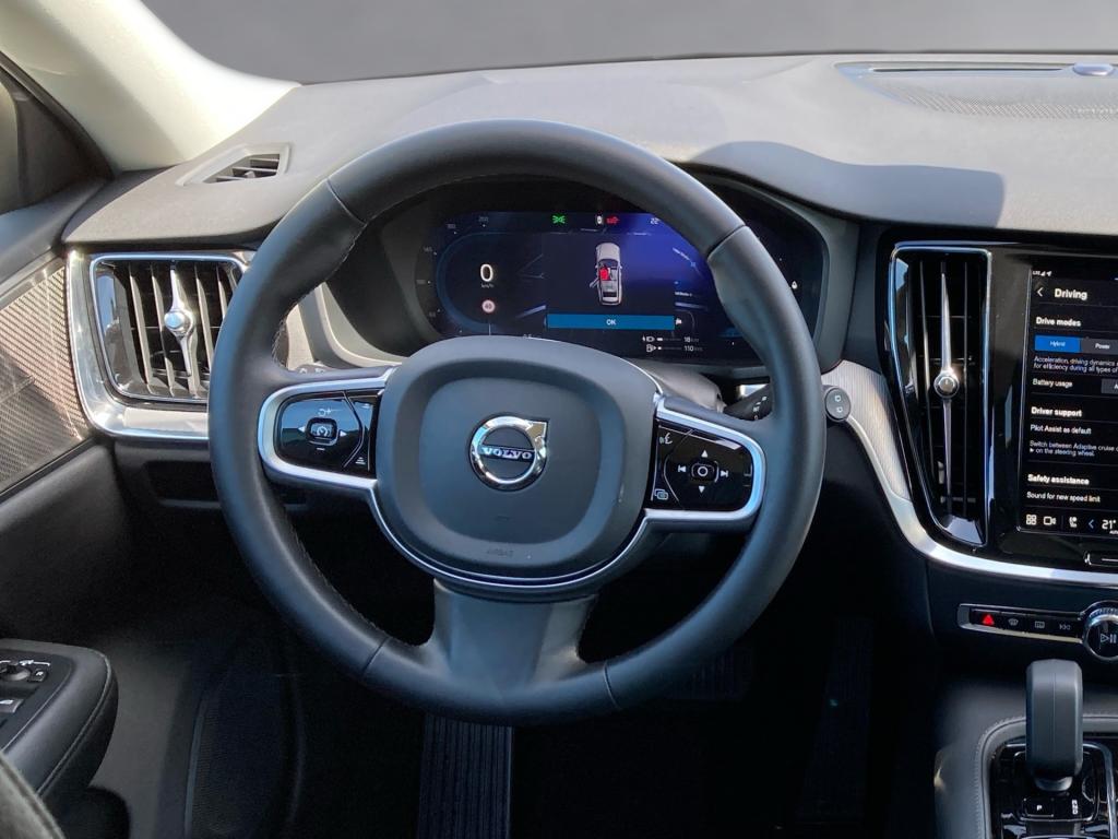 Bild 9: VOLVO PKW V60 Plus, T6 eAWD Plug-in Hybrid, Elektrisch/Benzin, Dark