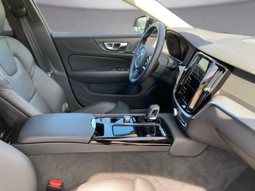 Bild 10: VOLVO PKW V60 Plus, T6 eAWD Plug-in Hybrid, Elektrisch/Benzin, Dark