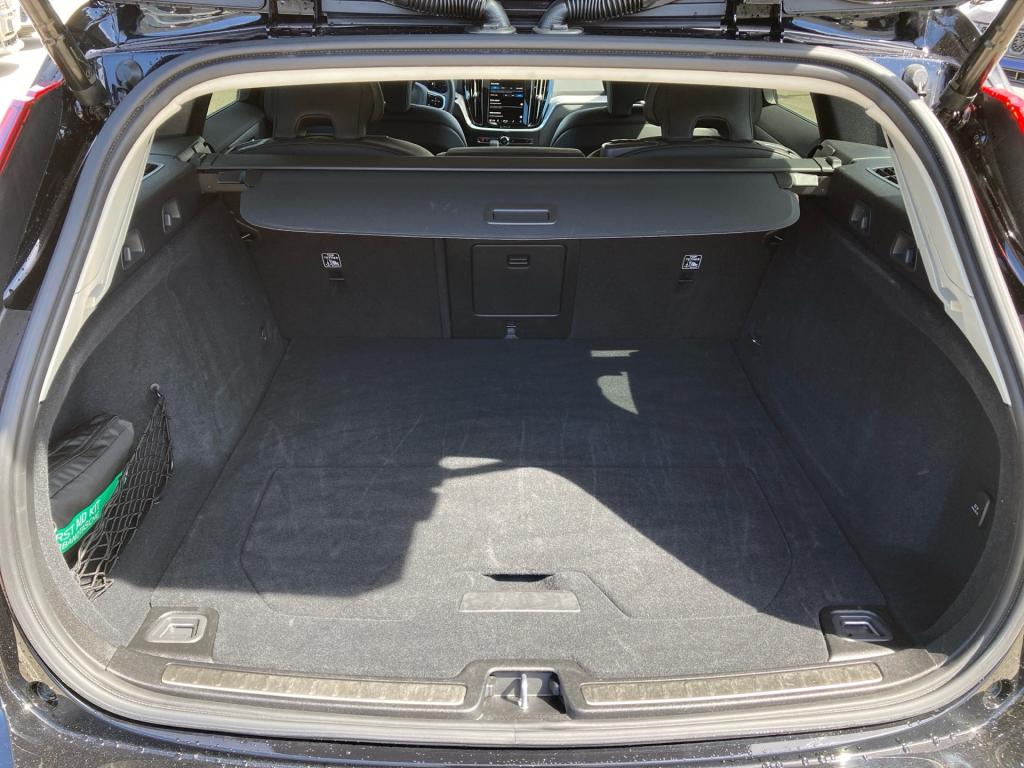 Bild 12: VOLVO PKW V60 Plus, T6 eAWD Plug-in Hybrid, Elektrisch/Benzin, Dark