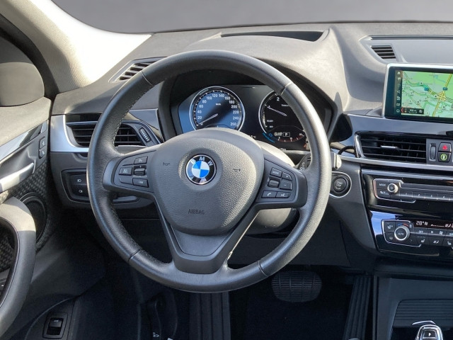 Bild 9: BMW X1 sDrive16d Advanta