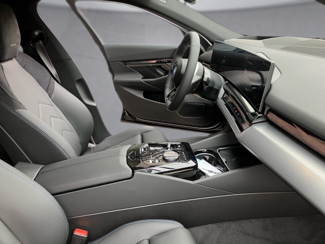 Bild 10: BMW i5 eDrive40 Touring