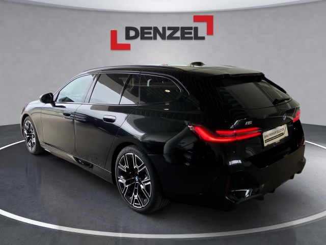 Bild 2: BMW i5 eDrive40 Touring