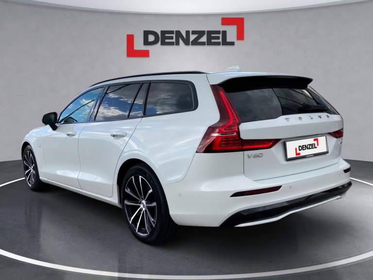 Bild 2: VOLVO PKW V60 Plus, T6 eAWD Plug-in Hybrid, Elektrisch/Benzin, Dark