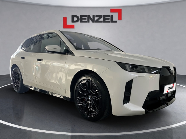 Bild 1: BMW PKW i-Serie iX xDrive45