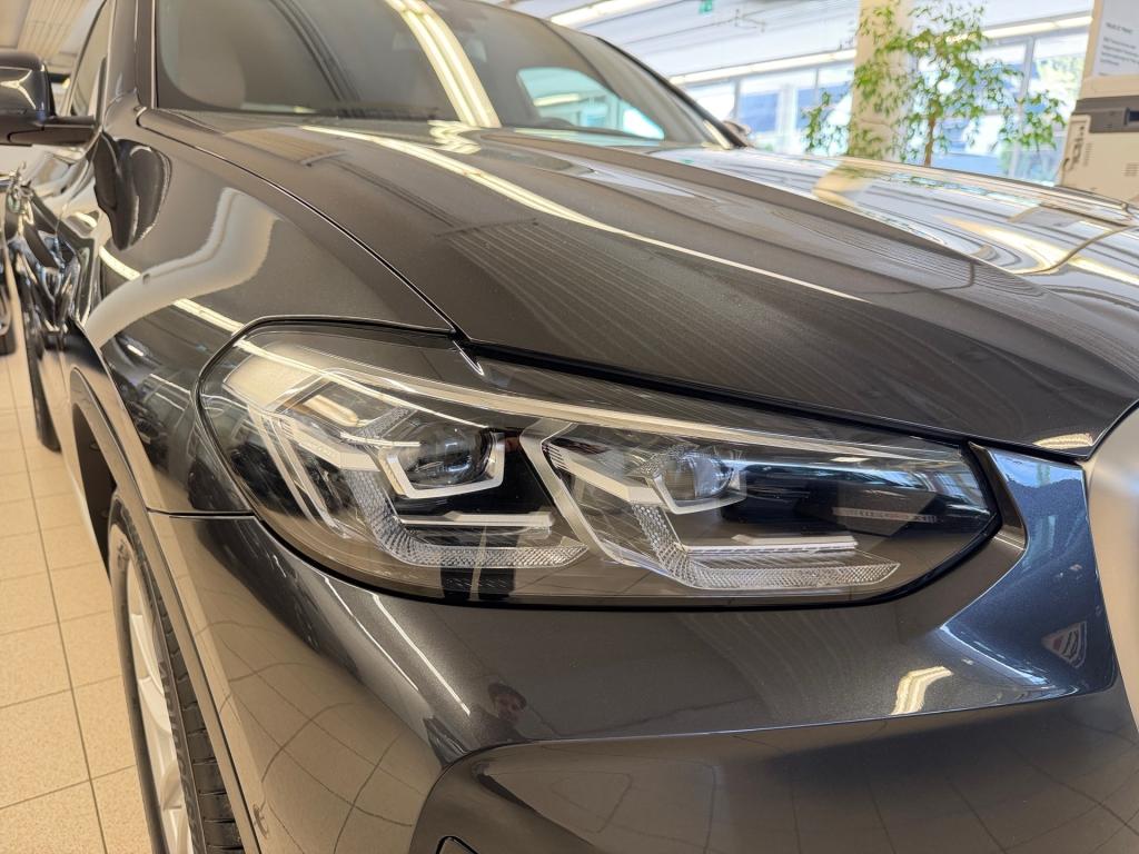 Bild 6: BMW X4 xDrive 20d 48 V A