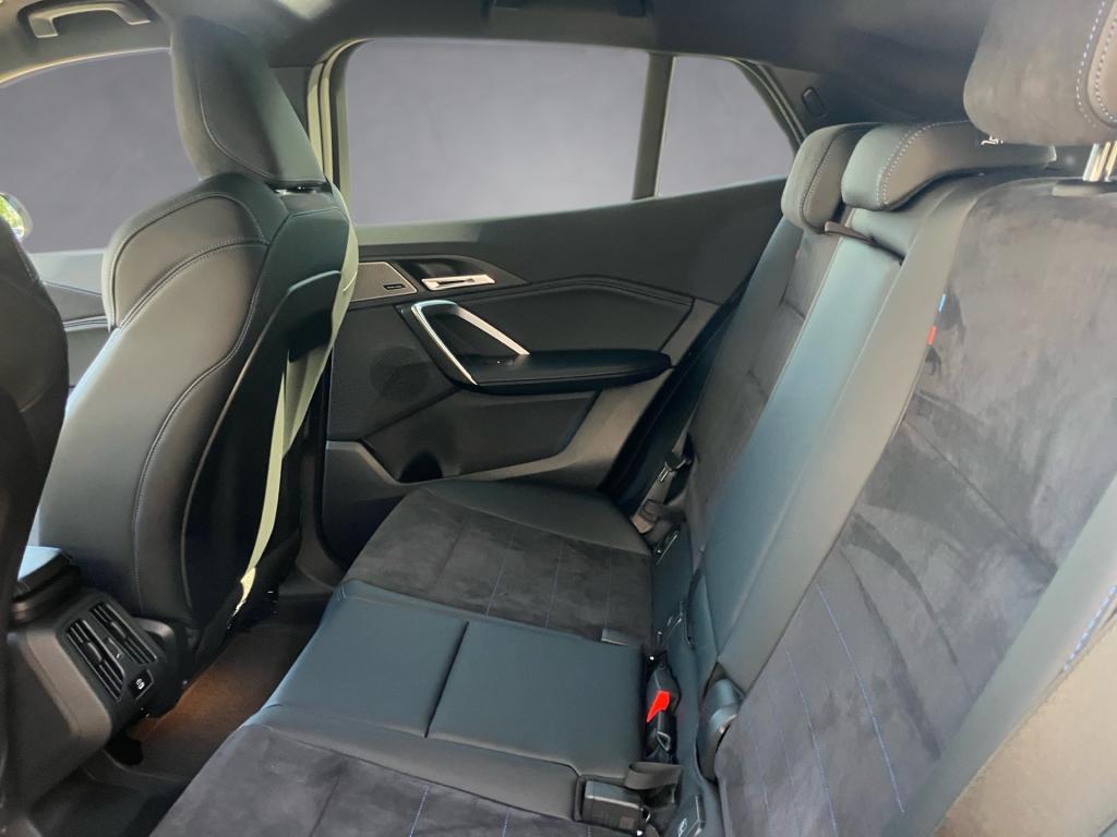 Bild 11: BMW iX2 eDrive 20 U10