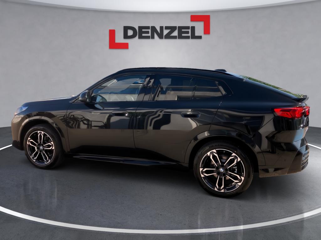 Bild 1: BMW iX2 eDrive 20 U10