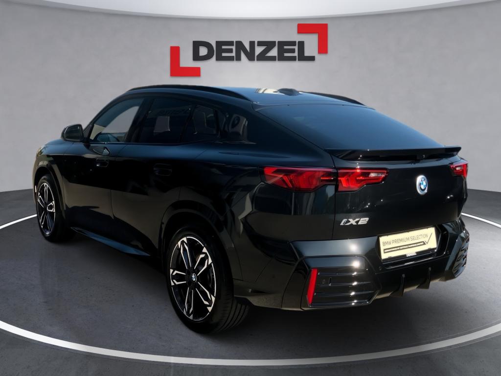 Bild 2: BMW iX2 eDrive 20 U10