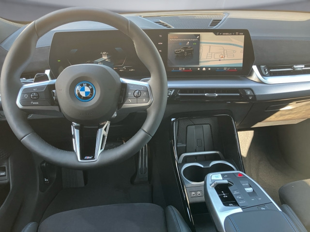 Bild 5: BMW iX2 eDrive 20 U10