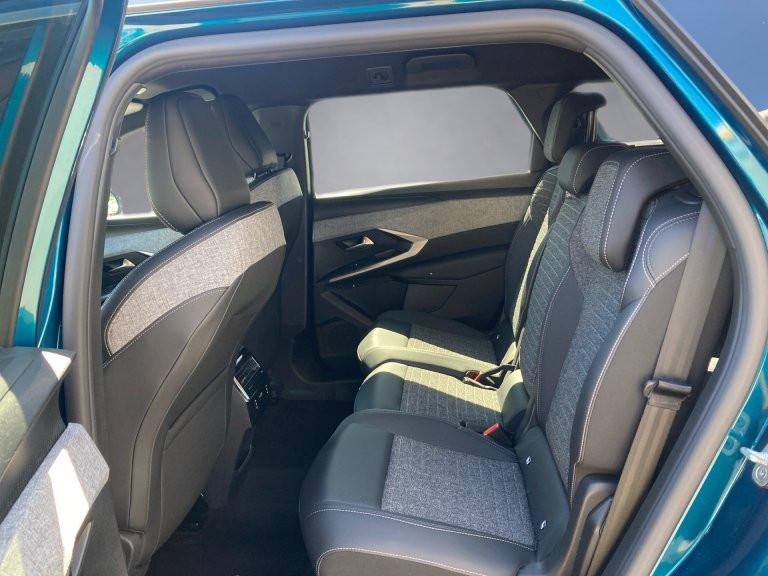 Bild 12: Peugeot 5008 Allure Hybrid 145 e-DCS6