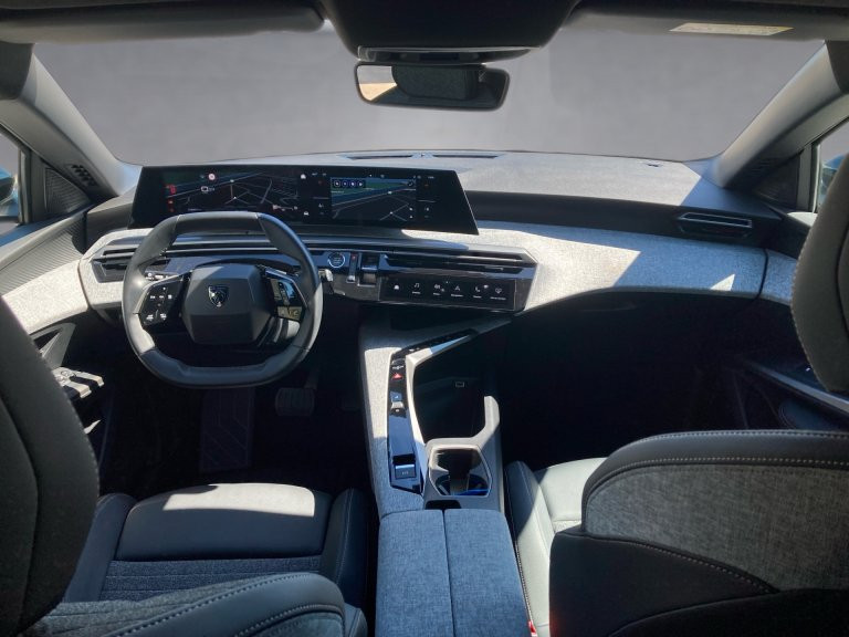 Bild 8: Peugeot 5008 Allure Hybrid 145 e-DCS6