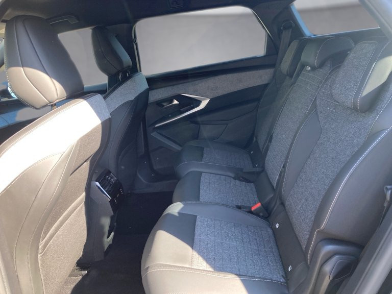 Bild 11: Peugeot 5008 Allure Hybrid 145 e-DCS6