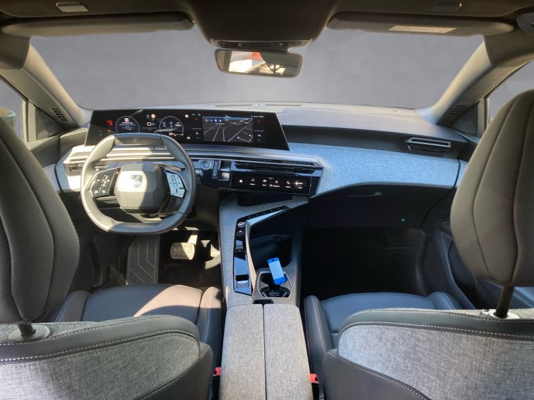 Bild 8: Peugeot 5008 Allure Hybrid 145 e-DCS6