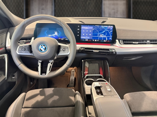 Bild 8: BMW iX2 eDrive20 U10 HB0