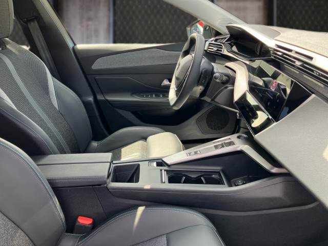 Bild 10: Peugeot 308 SW Allure Hybrid 145 e-DCS6