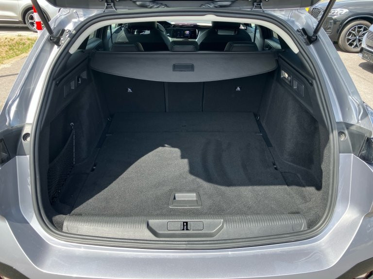 Bild 12: Peugeot 308 SW Allure Hybrid 145 e-DCS6