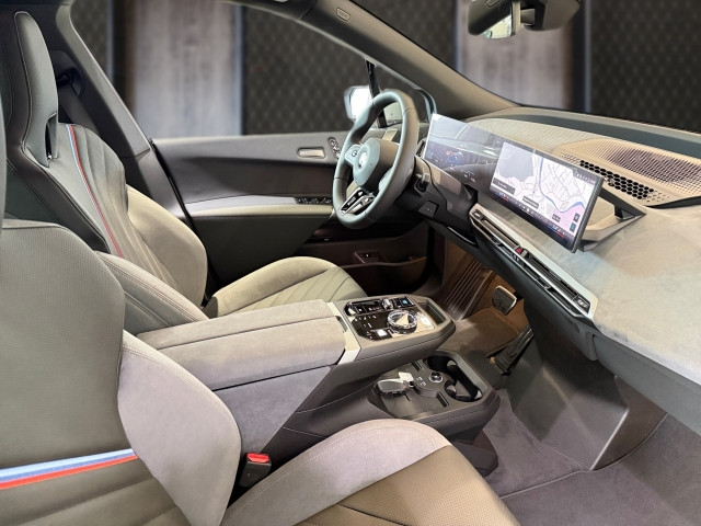 Bild 10: BMW PKW i-Serie iX xDrive45
