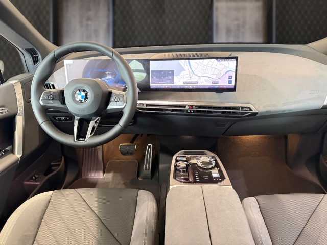 Bild 8: BMW PKW i-Serie iX xDrive45