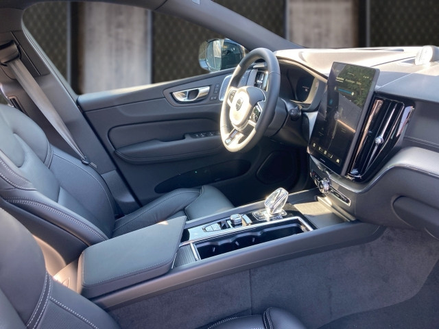 Bild 10: VOLVO PKW XC60 Black Edition Ultra, T6 AWD Plug-in Hybrid, Elektrisch/