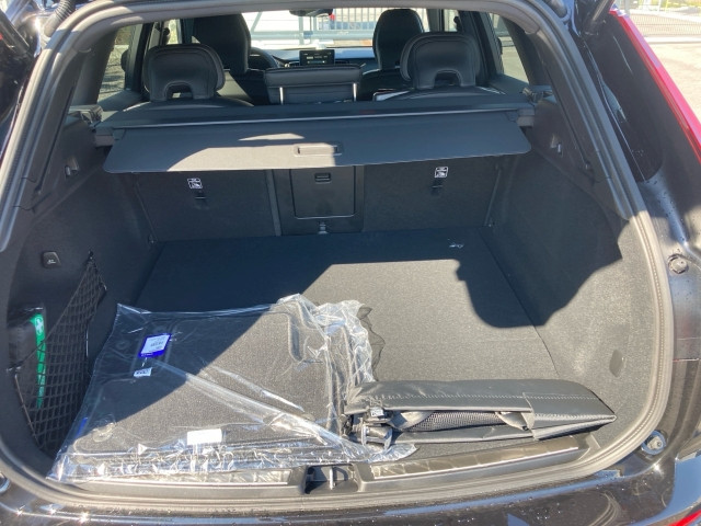 Bild 12: VOLVO PKW XC60 Black Edition Ultra, T6 AWD Plug-in Hybrid, Elektrisch/