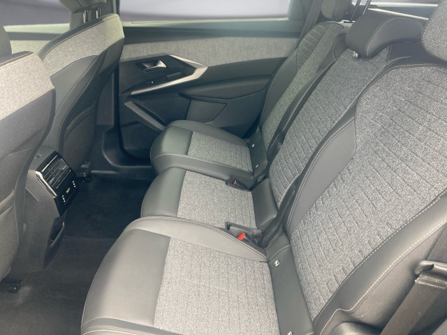 Bild 11: Peugeot 5008 Allure H<brid 145 e-DCS6