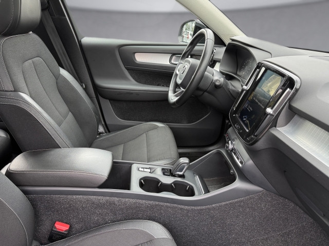 Bild 10: VOLVO PKW XC40 D3 Momentum Geartronic