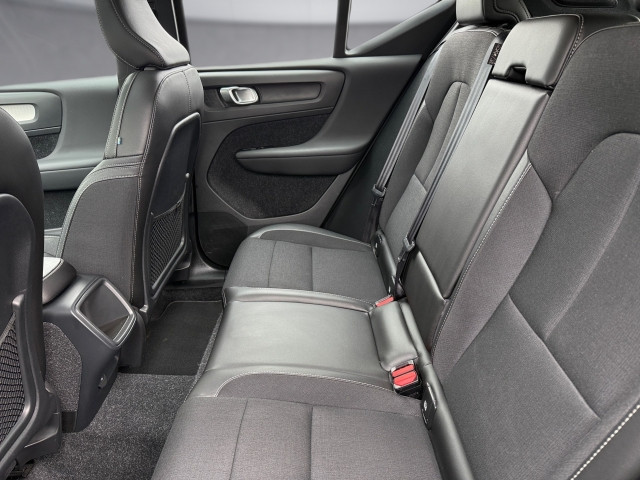Bild 11: VOLVO PKW XC40 D3 Momentum Geartronic